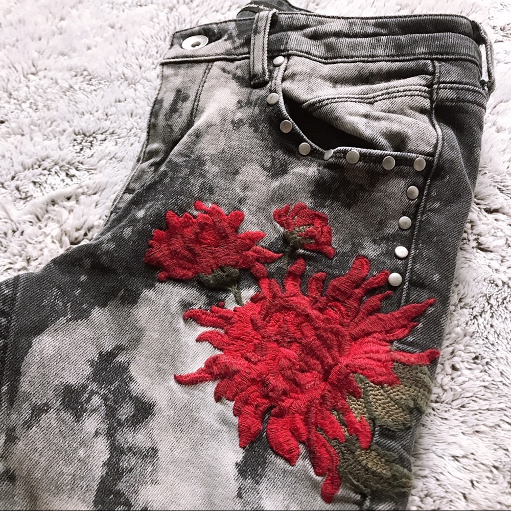 NWOT Edgy Zara Bleach Distressed Skinny Jeans - Picture 4 of 6